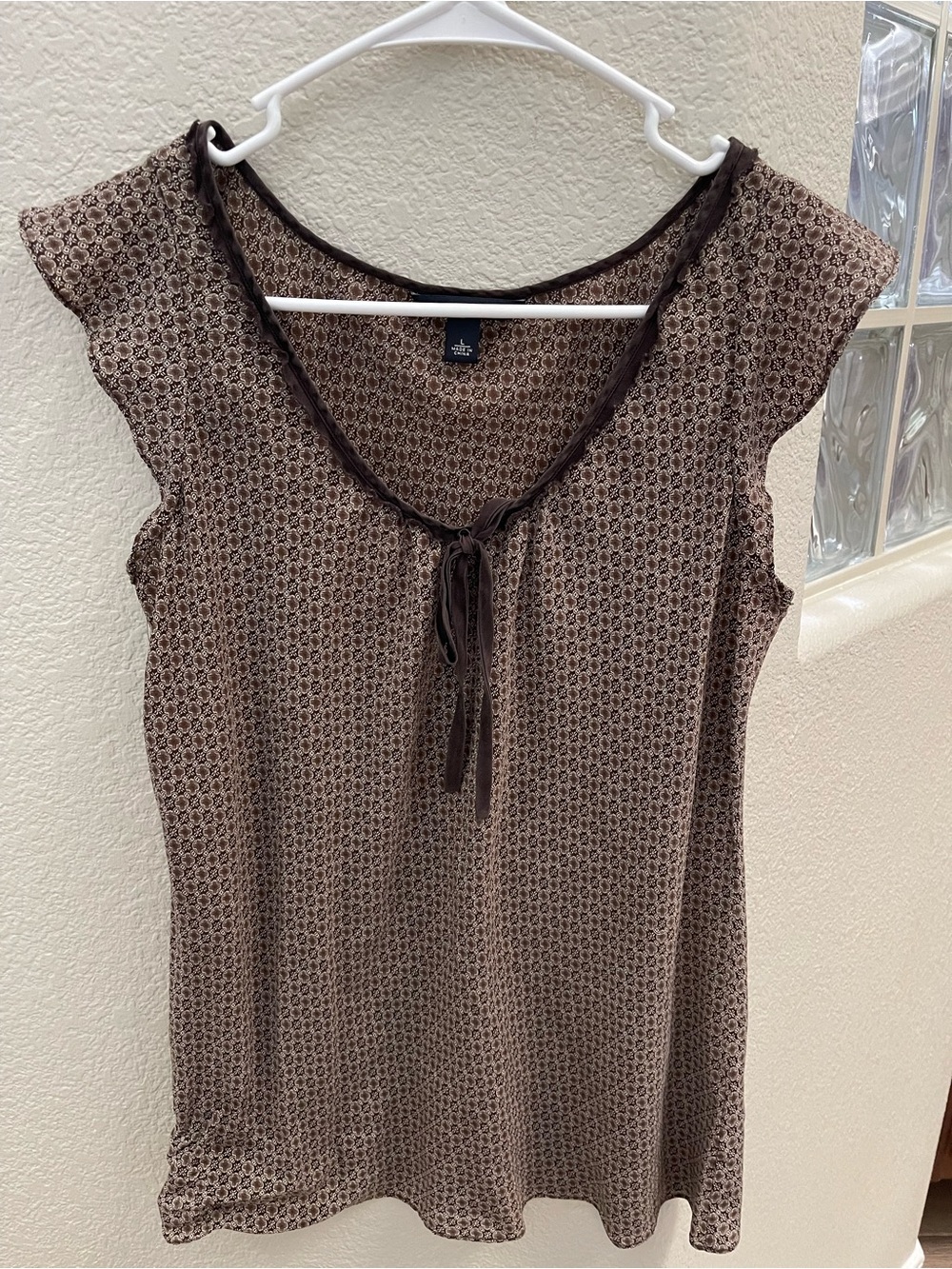 Banana Republic Brown Print Tie-Neck Cap Sleeve Top